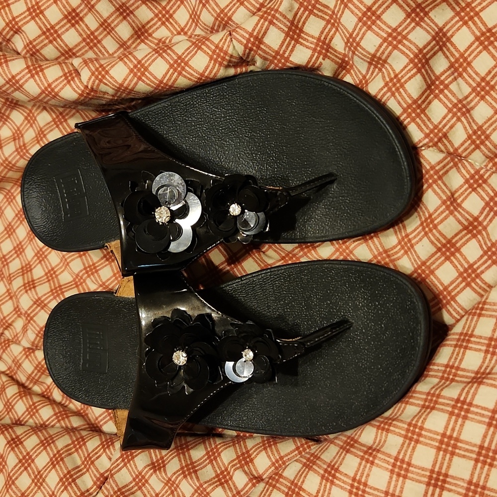 FITFLOP! Like New! Black Patent! Size 10!